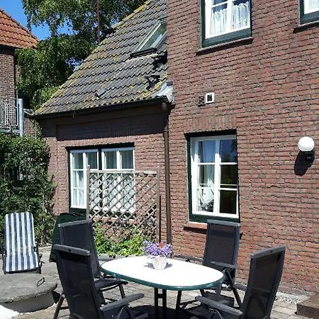 Ferienhaus-fuer-die-grossfamilie-oder-gruppenhaus-auf-dem-ferien-und-bauernhof-nielson-in-inselmitte Bisdorf