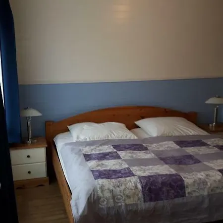 Holiday home Ferienhaus-fuer-die-grossfamilie-oder-gruppenhaus-auf-dem-ferien-und-bauernhof-nielson-in-inselmitte Bisdorf